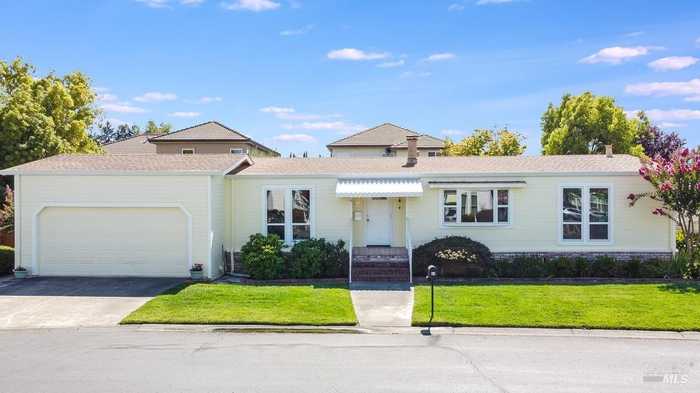 photo 1: 64 Falcon Crest Cir, Napa CA 94558