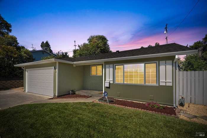 photo 1: 473 Del Sur St, Vallejo CA 94591