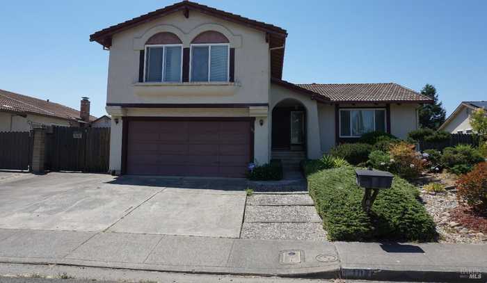 photo 1: 107 Jennifer Ct, Vallejo CA 94591