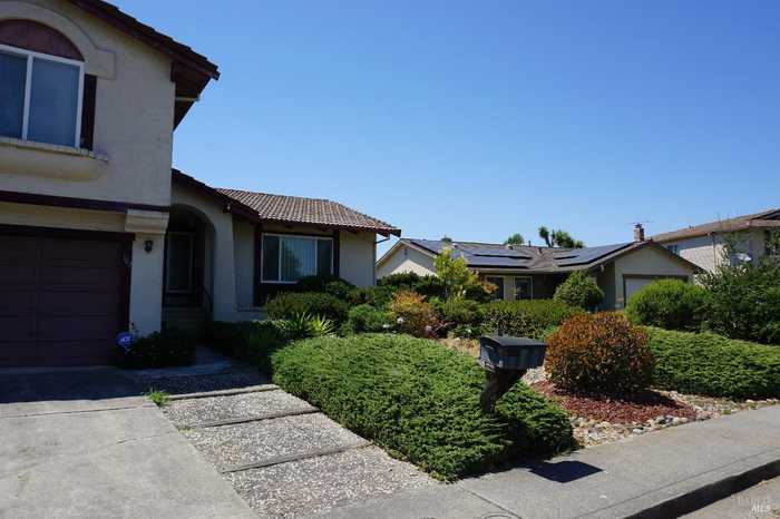 photo 2: 107 Jennifer Ct, Vallejo CA 94591