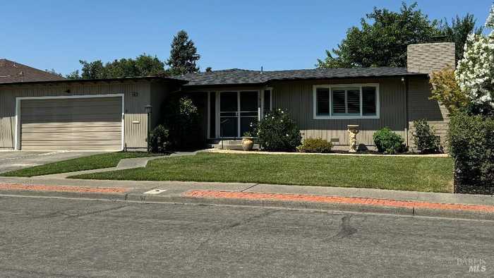 photo 1: 1919 Leafgreen Dr, Santa Rosa CA 95405