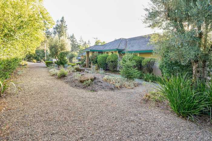 photo 2: 1700 Manzanita Ave, Santa Rosa CA 95404