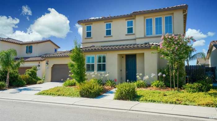 photo 2: 173 Wisteria Cir, Vacaville CA 95687