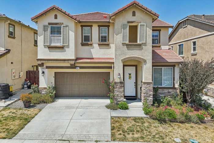 photo 1: 4660 Lariat Dr, Fairfield CA 94534