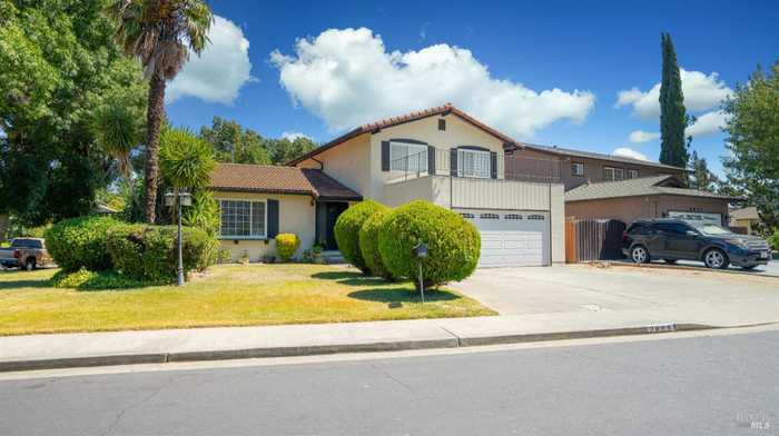 photo 2: 2865 Mankas Blvd, Fairfield CA 94534