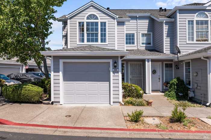 photo 1: 500 Laurel Grove Cir, Santa Rosa CA 95407