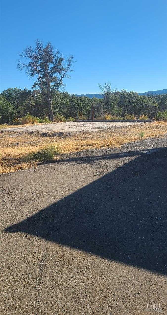 photo 2: 5781 Lake Ridge Dr, Ukiah CA 95482