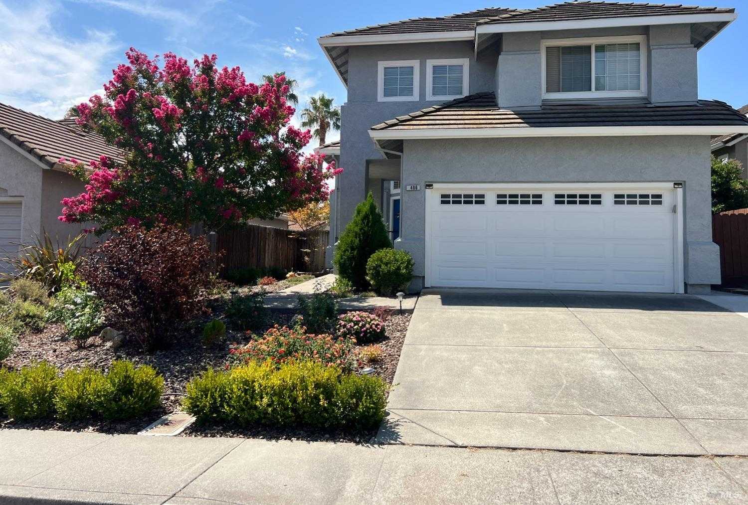 photo 1: 406 Rolling Oak Dr, Vacaville CA 95688