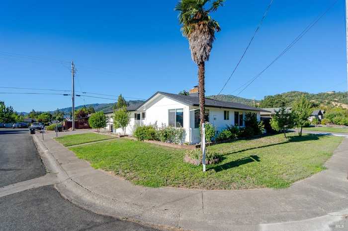 photo 2: 1580 Carrigan Ln, Ukiah CA 95482