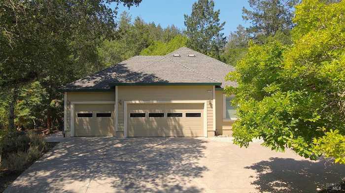 photo 1: 779 Brush Creek Ln, Santa Rosa CA 95404