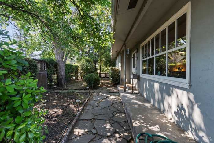 photo 2: 1390 Garden Ave, St. Helena CA 94574