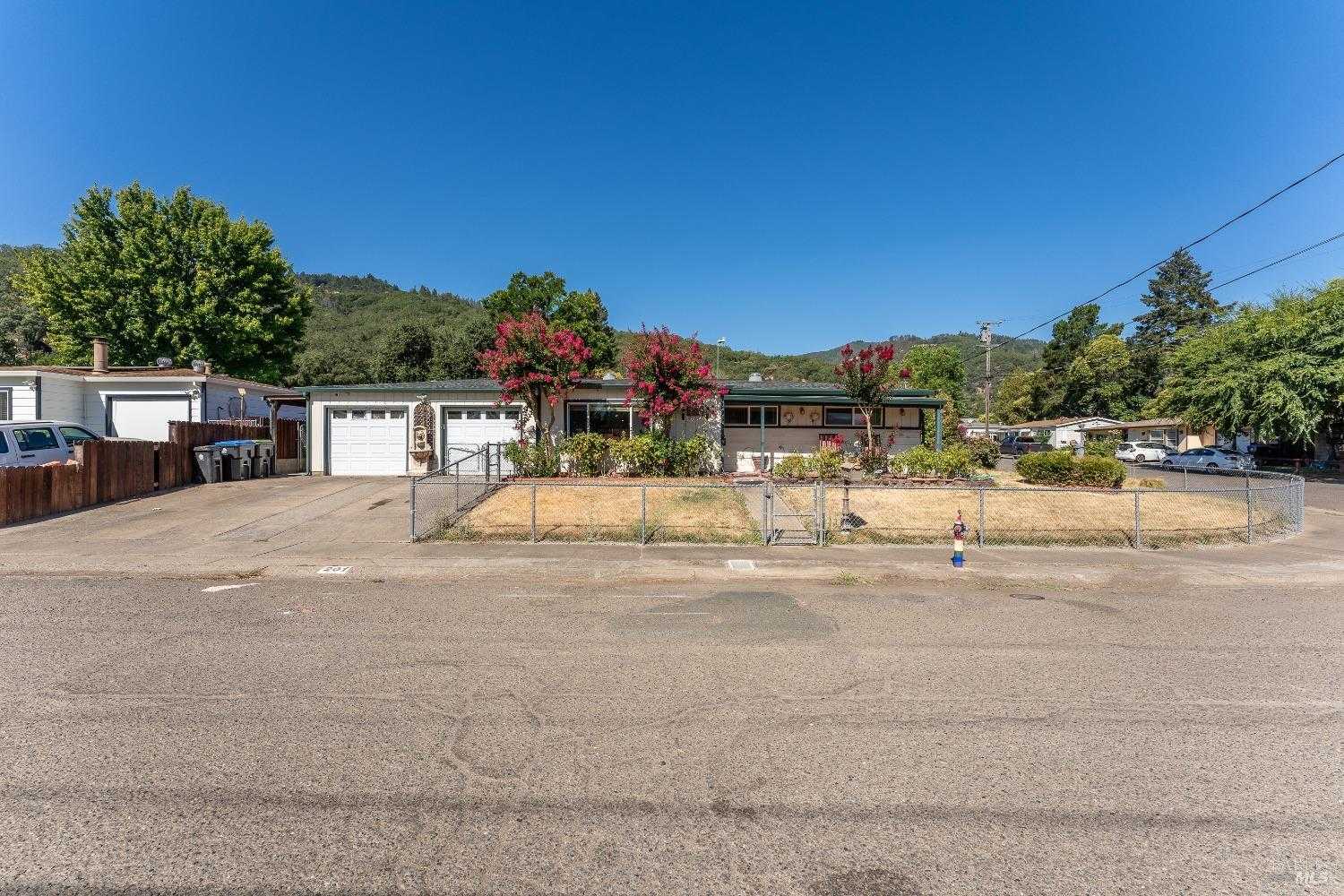 photo 3: 201 Faull Ave, Ukiah CA 95482