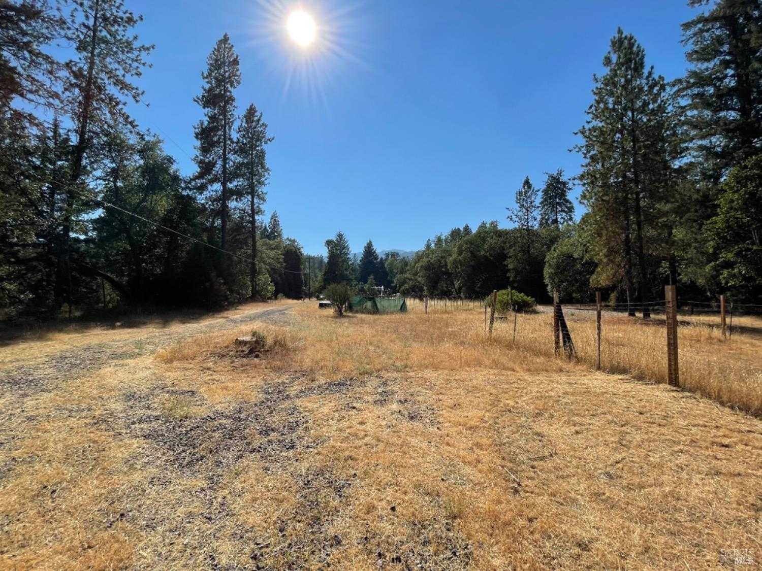 photo 3: 1650 Fitch Rd, Laytonville CA 95454