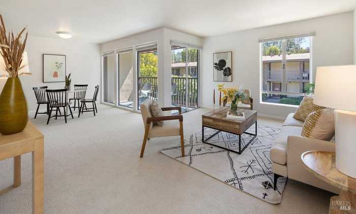 photo 1: 50 Surrey Ln, San Rafael CA 94903