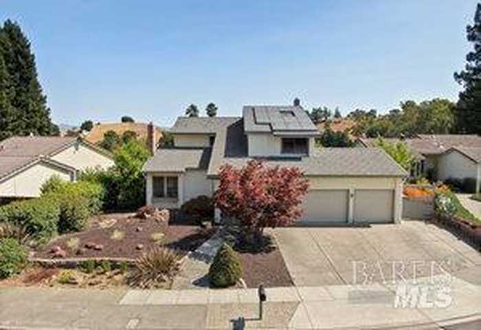 photo 2: 1034 Alpine Ct, Napa CA 94558