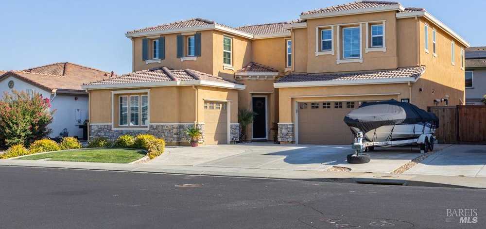 photo 2: 728 Canterbury Cir, Vacaville CA 95687