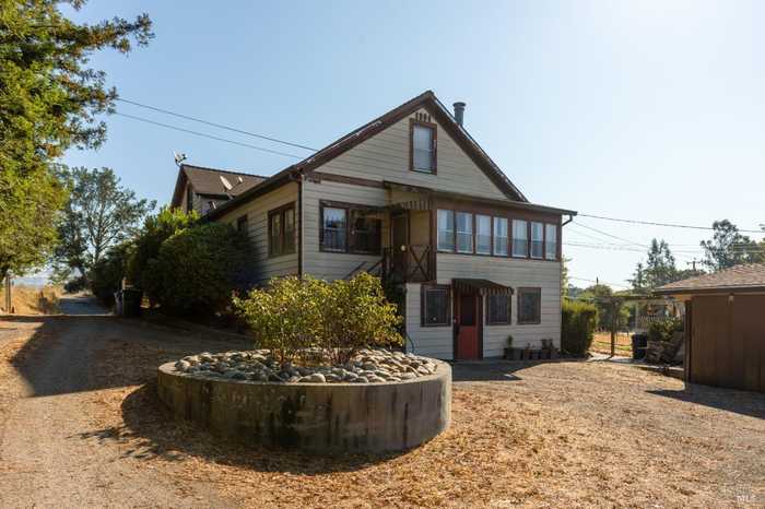 photo 1: 288 Ely Rd N, Petaluma CA 94954