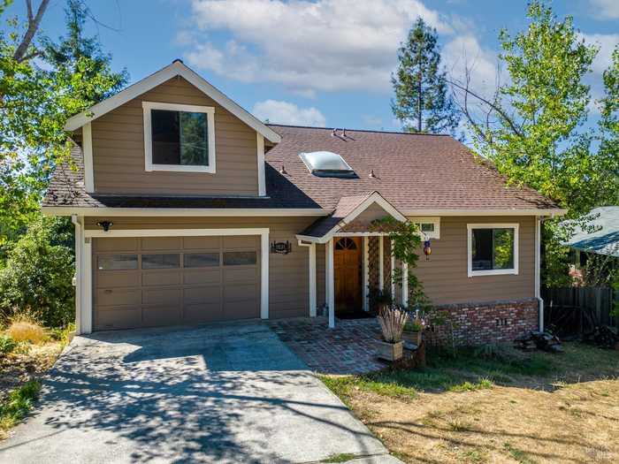 photo 1: 1531 Casteel Dr, Willits CA 95490