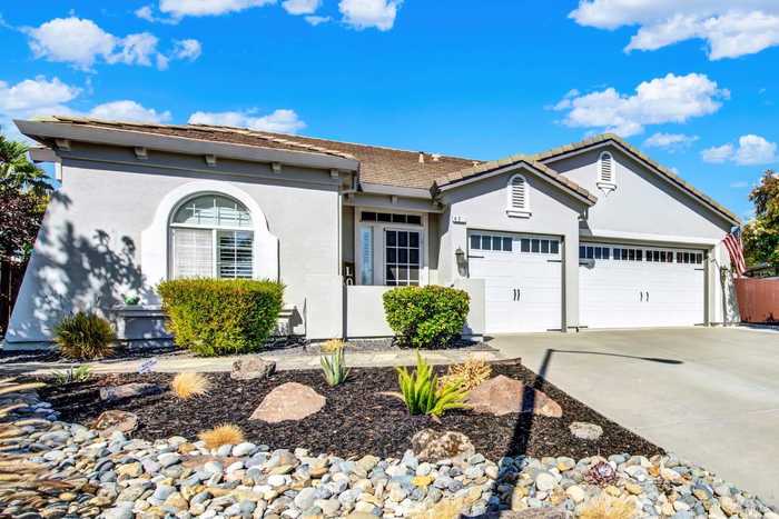 photo 2: 424 Three Rivers Ct, Vacaville CA 95688