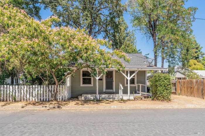 photo 1: 160 Cherry St, Ukiah CA 95482