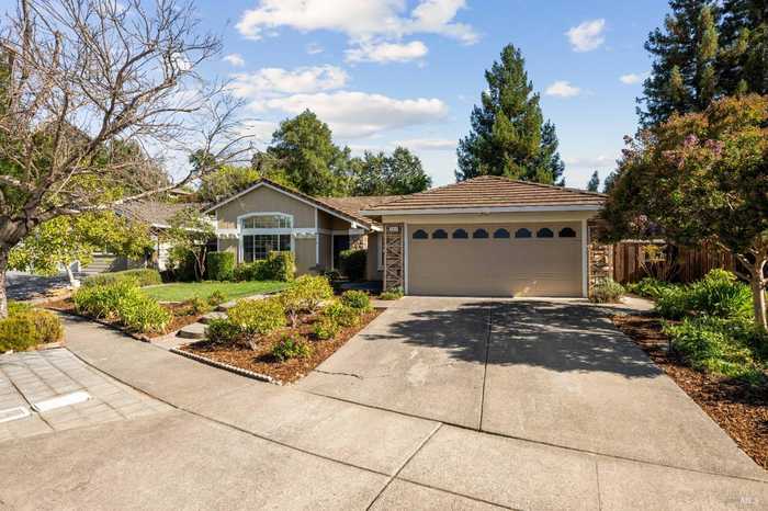 photo 2: 3321 Brittany Cir, Napa CA 94558