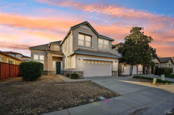 photo 1: 2310 Campbell Cir, Fairfield CA 94533