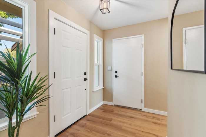 photo 2: 8612 Mellowoods Way, Sacramento CA 95828