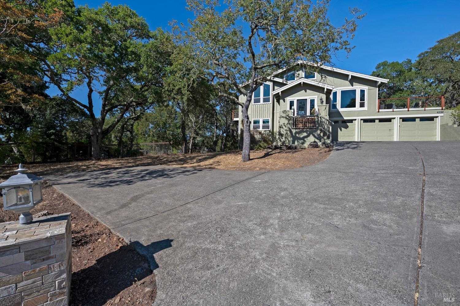 photo 3: 4727 Woodview Dr, Santa Rosa CA 95405