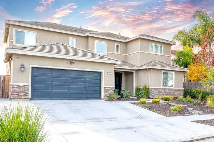 photo 1: 5041 Ellis Godfrey Dr, Fairfield CA 94533