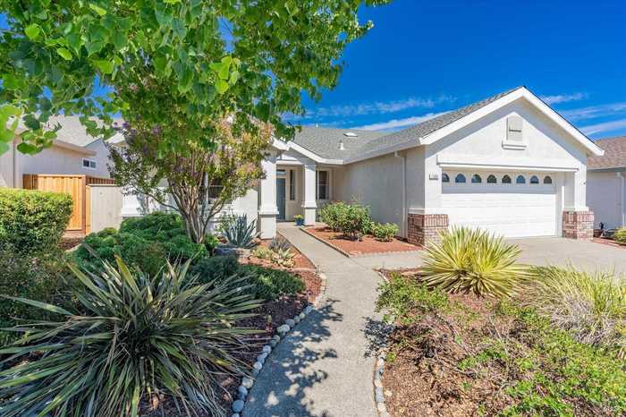 photo 2: 106 Wisteria Cir, Cloverdale CA 95425