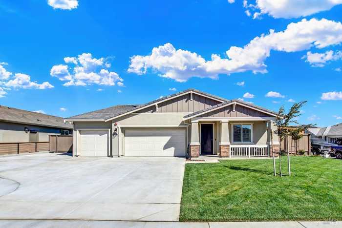 photo 2: 493 Baler Cir, Vacaville CA 95687