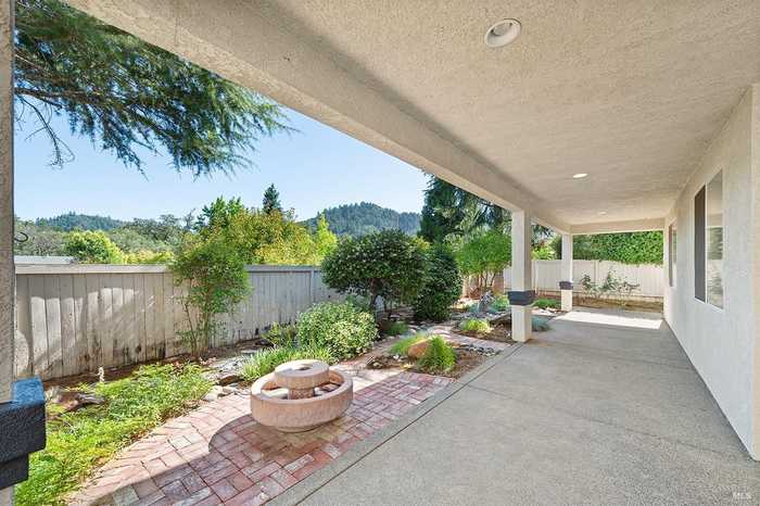 photo 1: 149 Porterfield Creek Dr, Cloverdale CA 95425