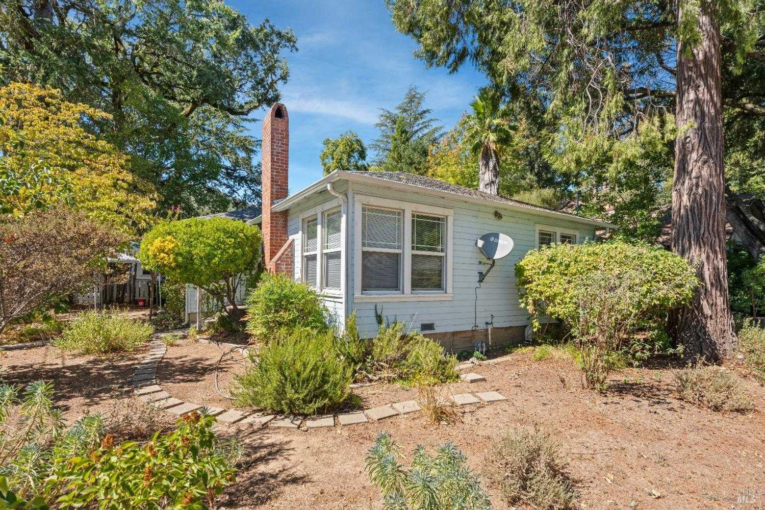 photo 2: 502 Jones St, Ukiah CA 95482