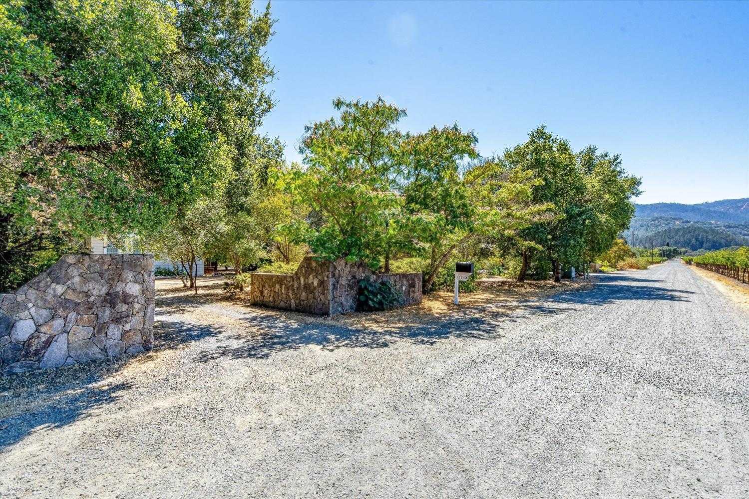 photo 3: 1343 Lewelling Ln, St. Helena CA 94574