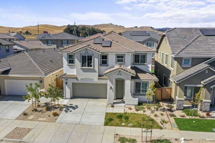 photo 1: 5260 Valerian Dr, Fairfield CA 94534