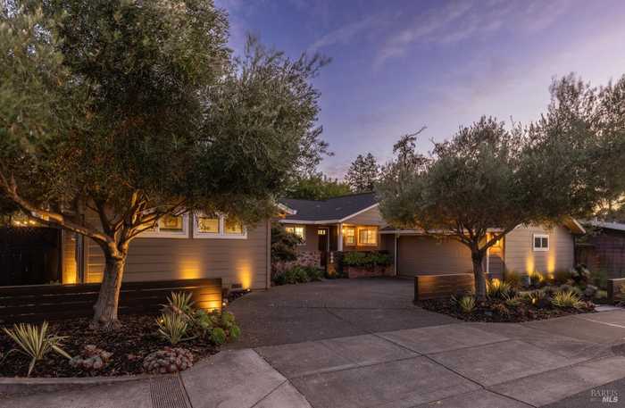 photo 2: 712 Bianca Ln, Healdsburg CA 95448