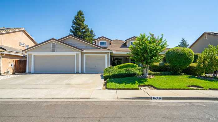 photo 1: 1520 Pembroke Way, Dixon CA 95620