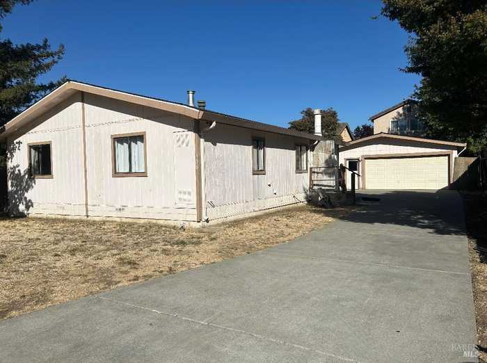 photo 2: 336 Hamilton Dr, Fairfield CA 94533