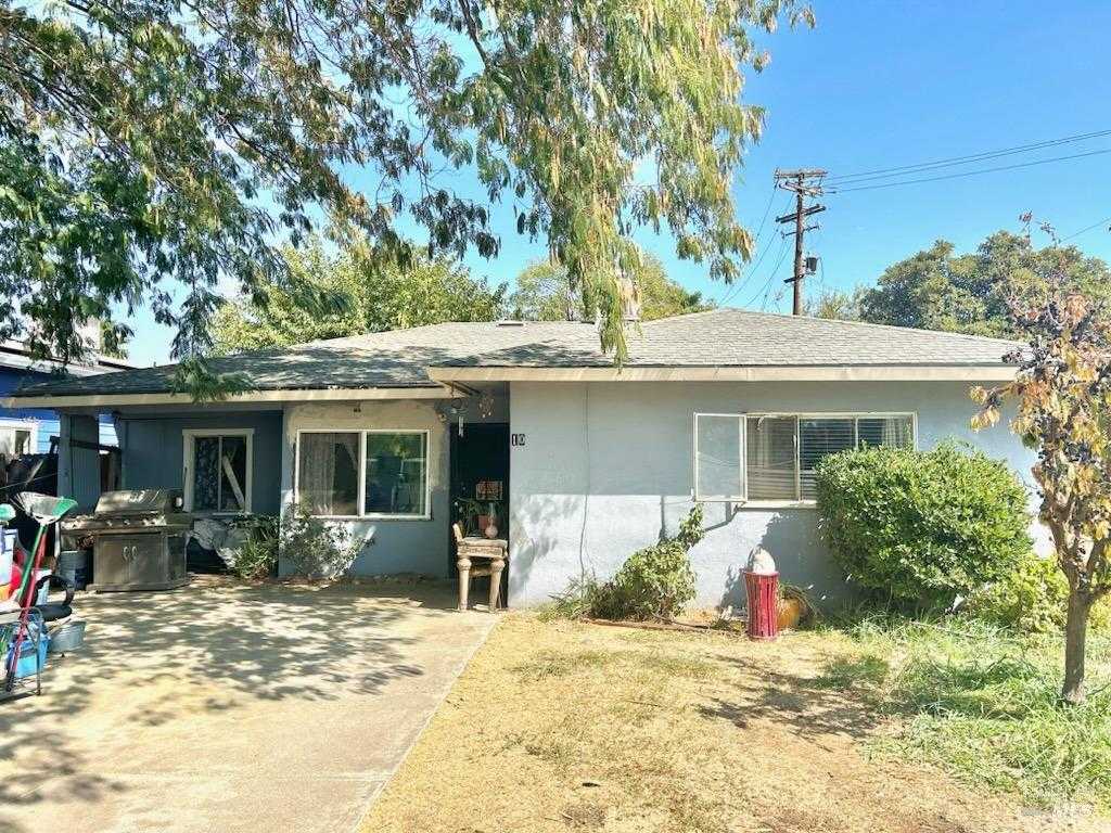 photo 2: 10 Solano Dr, Dixon CA 95620