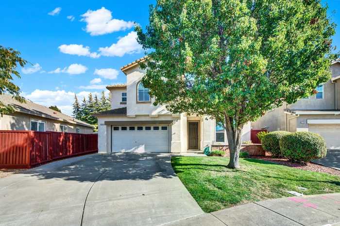 photo 1: 4743 Hummingbird Dr, Fairfield CA 94534