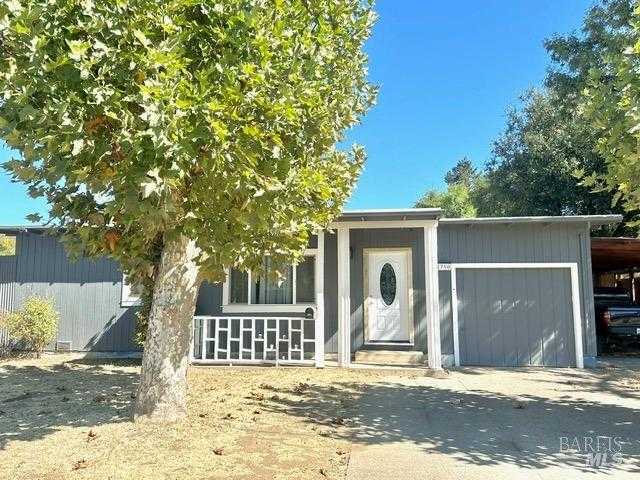 photo 1: 1750 Talmage Ct, Ukiah CA 95480