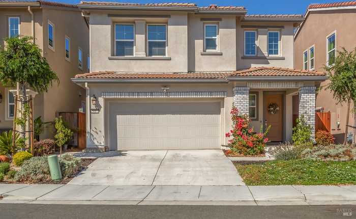 photo 1: 5117 Julia Berger Cir, Fairfield CA 94534