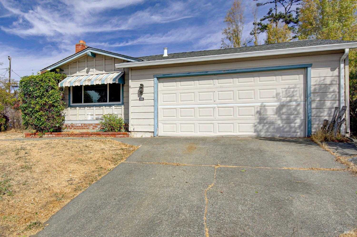 photo 1: 200 Cardinal Ln, Vallejo CA 94589