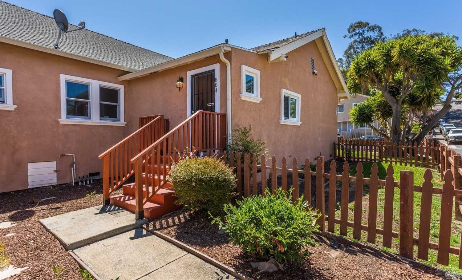 photo 2: 104 Alabama St, Vallejo CA 94590