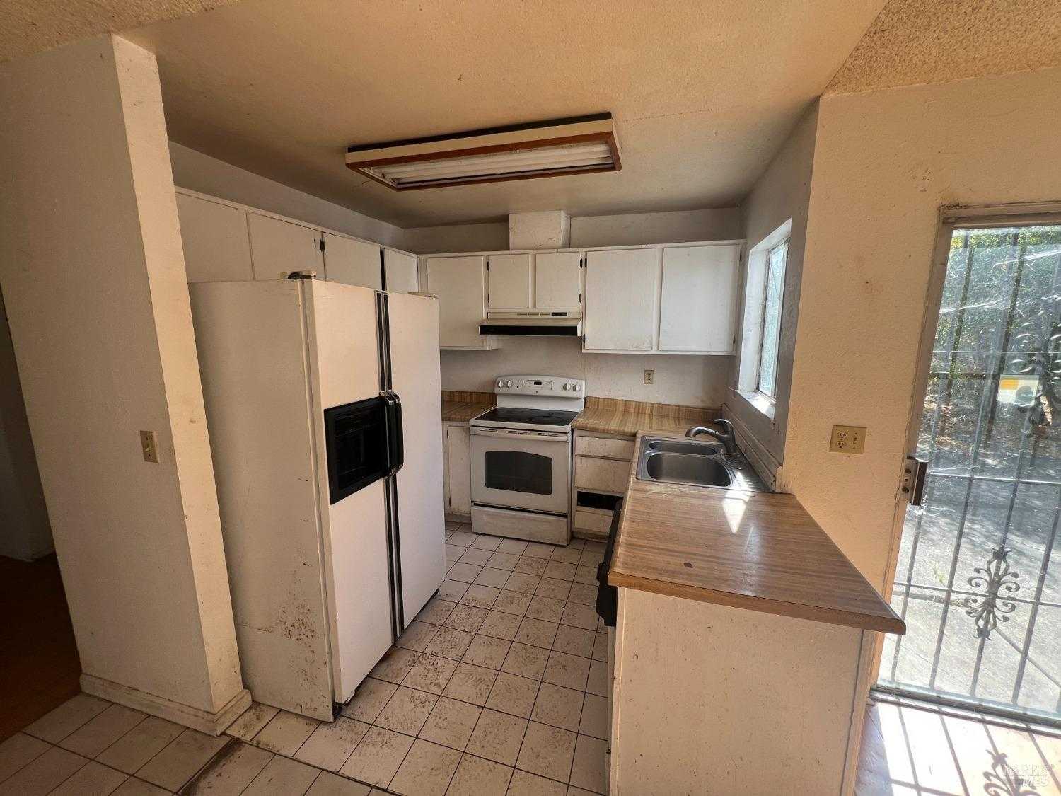 photo 2: 117 Candy Dr, Vallejo CA 94589