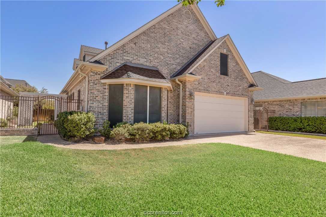 photo 3: 4905 Fairfield Court, Bryan TX 77802