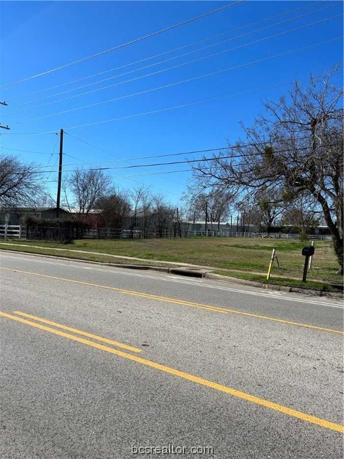 photo 1: 1600 Finfeather Road, Bryan TX 77801