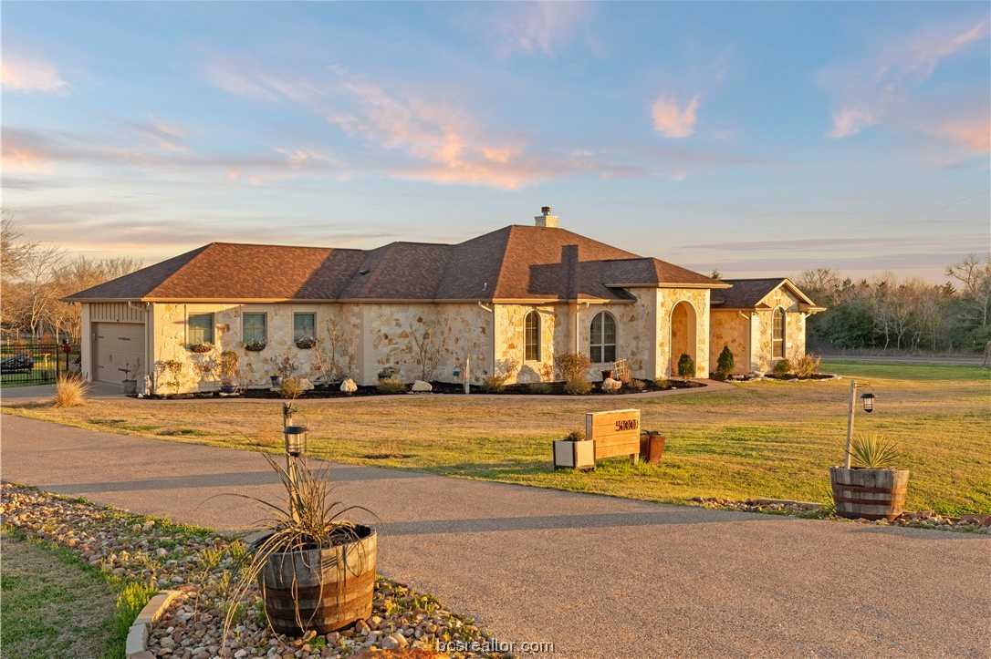 photo 2: 5000 Angel Lane, Bryan TX 77808