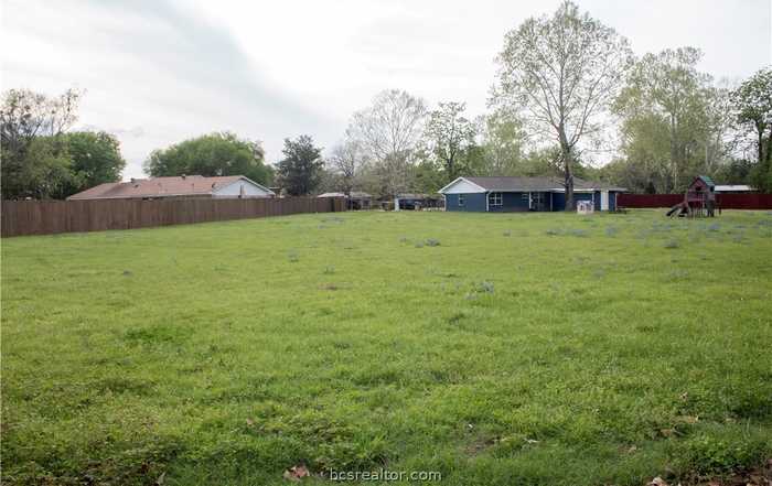 photo 14: 13 HUGHES DR, Hearne TX 77859