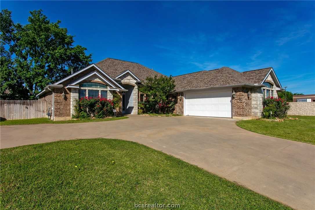 photo 2: 2202 W Briargate Drive, Bryan TX 77802